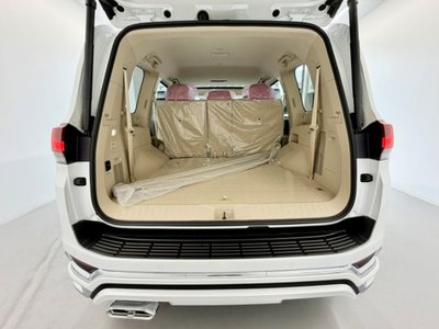 TOYOTA LAND CRUISER 300 - 8