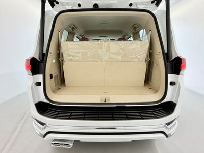 TOYOTA LAND CRUISER 300 - 7