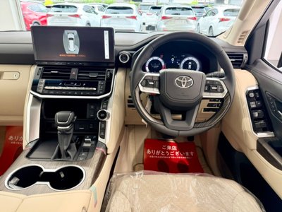 TOYOTA LAND CRUISER 300 - 2
