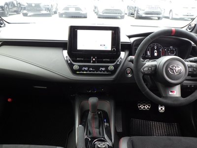 2025 TOYOTA GR COROLLA — миниатюра 16