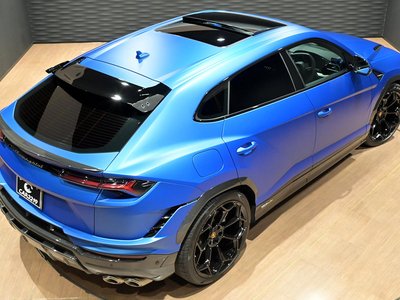 LAMBORGHINI URUS - 9