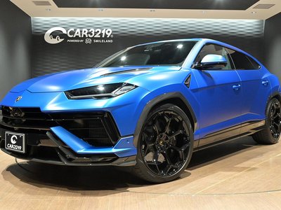 LAMBORGHINI URUS - 1