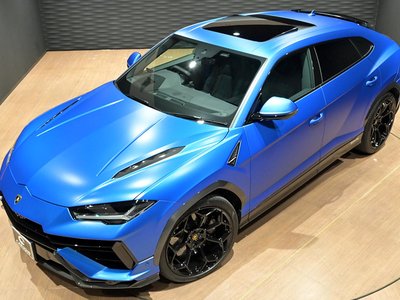 LAMBORGHINI URUS - 8