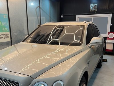 صورة 3 لـ 2017 BENTLEY BENTAYGA
