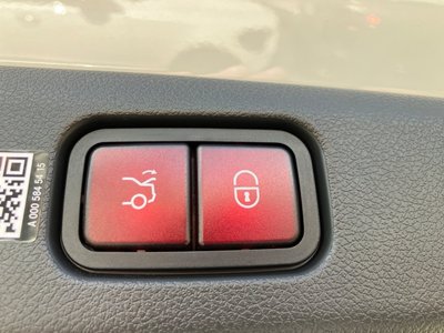 2025 Mercedes-BENZ E-CLASS — миниатюра 32