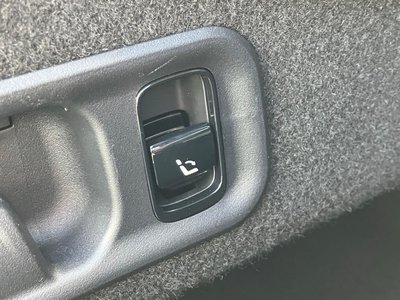 2025 Mercedes-BENZ E-CLASS — миниатюра 31