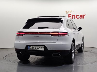 PORSCHE MACAN - 3