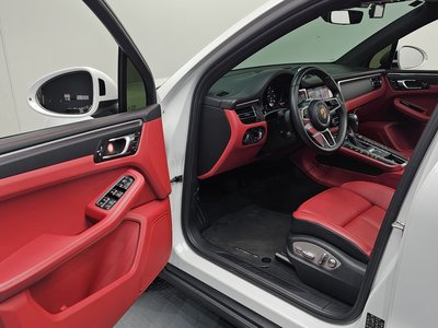 PORSCHE MACAN - 10