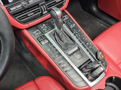 PORSCHE MACAN - 9