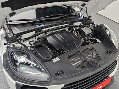 PORSCHE MACAN - 7