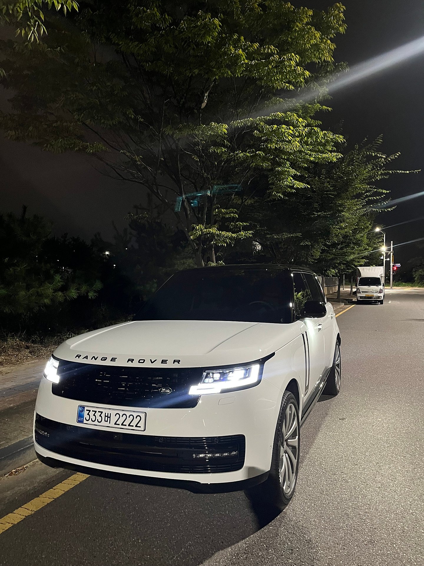 LAND ROVER RANGE ROVER - View 1