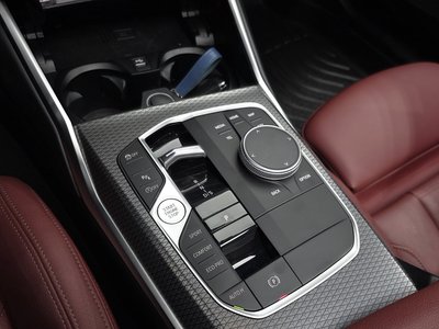 صورة 9 لـ 2022 BMW 3 SERIES