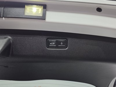 2022 Genesis GV70 — миниатюра 22