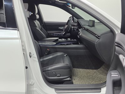 2022 Genesis GV70 — миниатюра 16