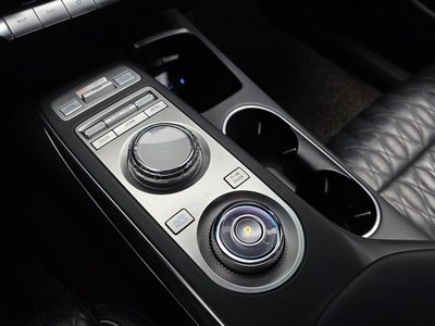 2022 Genesis GV70 — миниатюра 12