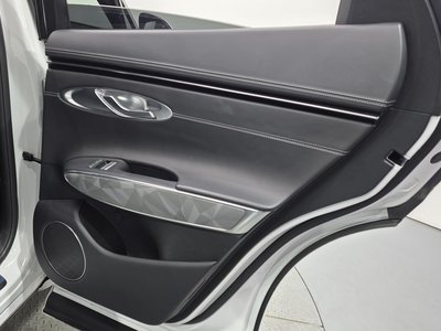 2022 Genesis GV70 — миниатюра 15