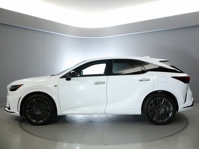 صورة 3 لـ 2023 Lexus RX