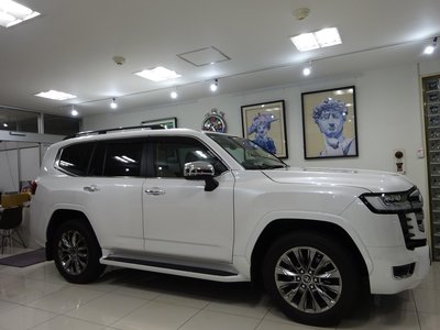 TOYOTA LAND CRUISER 300 - 5