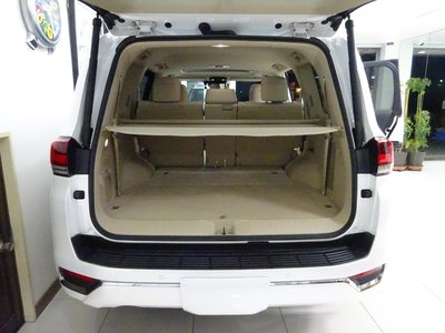 TOYOTA LAND CRUISER 300 - 9
