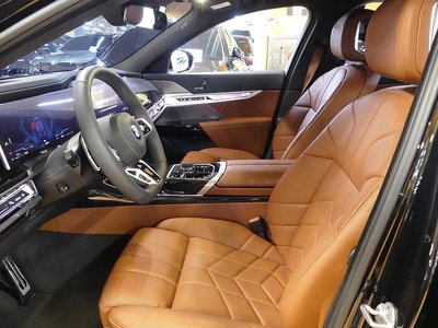 2025 BMW 7 SERIES — фото 10
