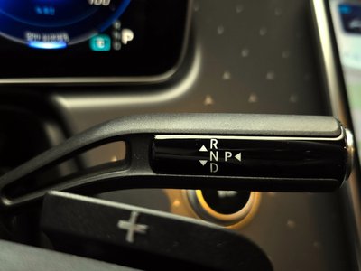 MERCEDES-BENZ EQE - 9