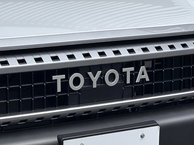 TOYOTA LAND CRUISER 250 - 7