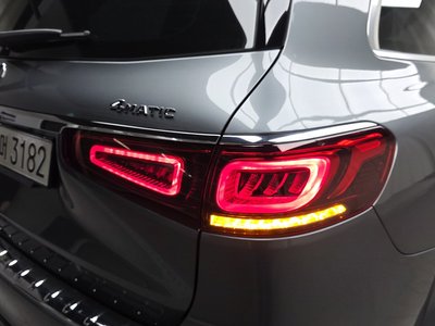 MERCEDES-BENZ GLS - 10