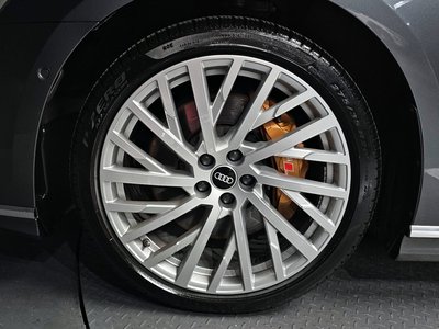 AUDI A8 - 6