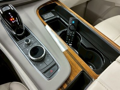 2024 Cadillac ESCALADE — миниатюра 46