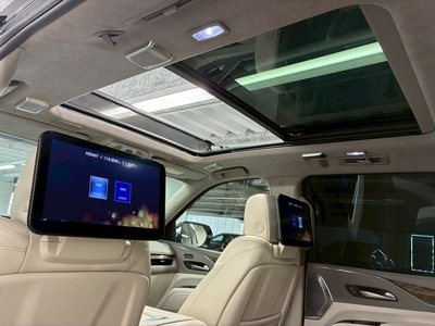 2024 Cadillac ESCALADE photo 2