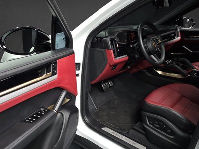 PORSCHE CAYENNE - 10