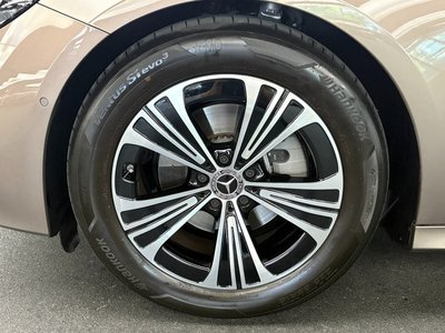 MERCEDES-BENZ E-CLASS - 4