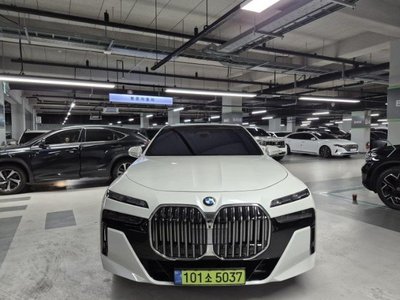 BMW 7 SERIES - 2