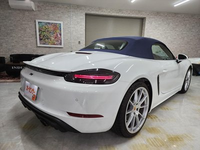 PORSCHE 718 - 8