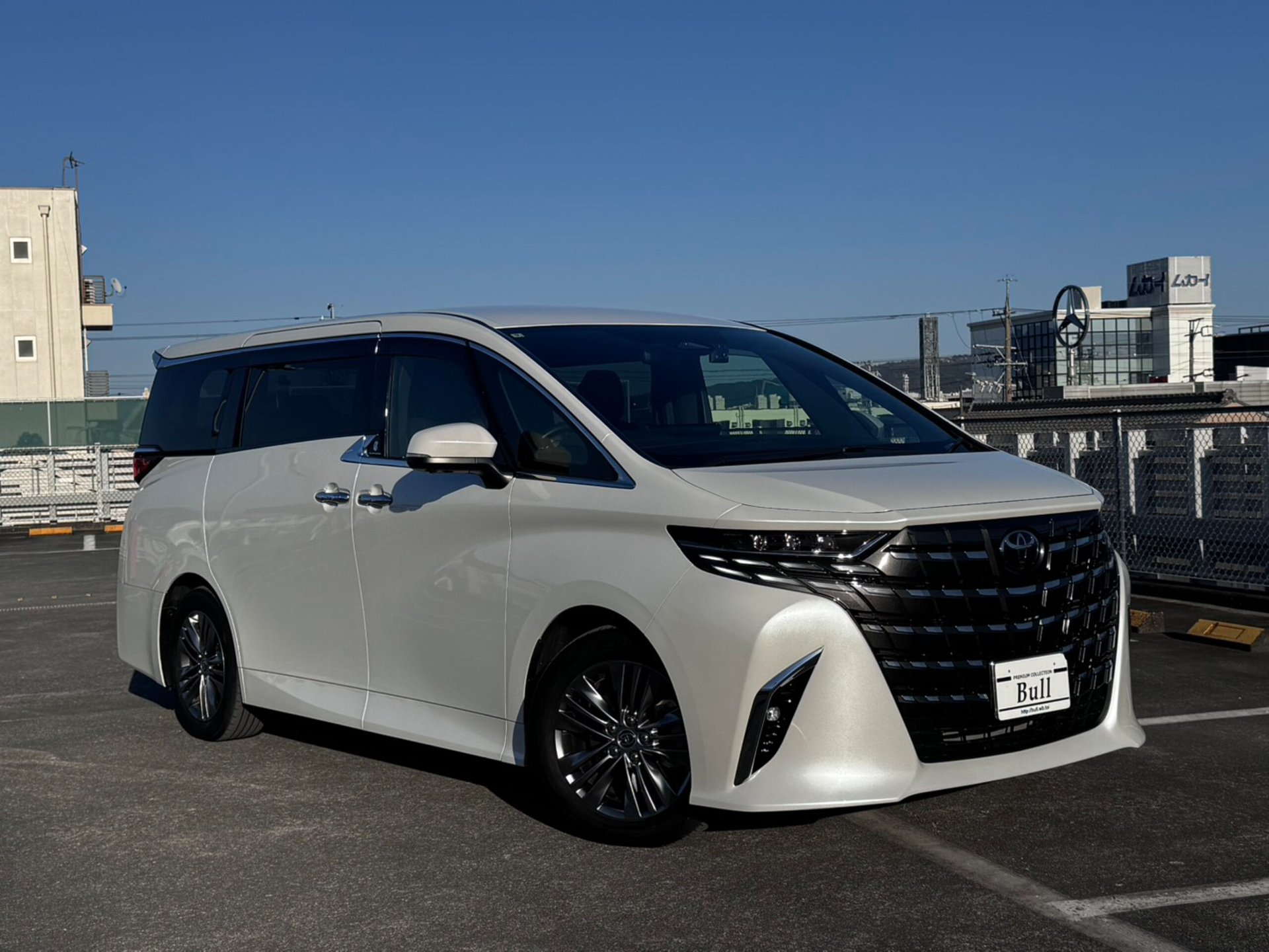 TOYOTA ALPHARD - View 1