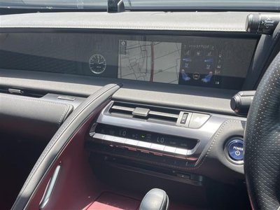 2017 Lexus LC — миниатюра 18