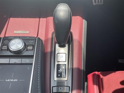 2017 Lexus LC — миниатюра 25