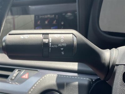 2017 Lexus LC — миниатюра 12