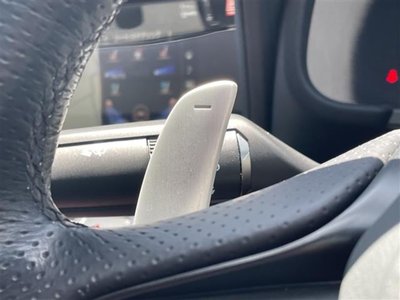 2017 Lexus LC — миниатюра 14