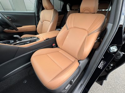 صورة مصغرة 37 لـ 2025 Toyota CROWN SPORT