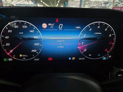 MERCEDES-BENZ E-CLASS - 2