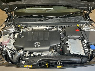 MERCEDES-BENZ CLA - 9