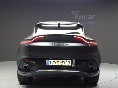 ASTON MARTIN DBX - 4