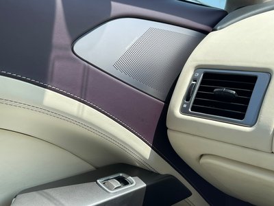 2012 Aston Martin RAPIDE — миниатюра 26
