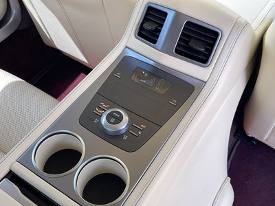 2012 Aston Martin RAPIDE — миниатюра 33