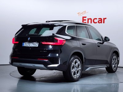 2025 BMW X1 photo 3