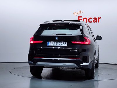 2025 BMW X1 photo 4