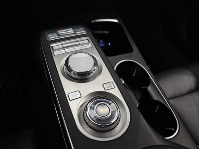 2021 Genesis GV70 photo 9