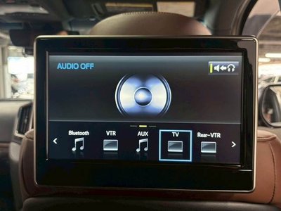 TOYOTA LAND CRUISER 200 - 9