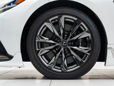 صورة 9 لـ 2023 LEXUS LS